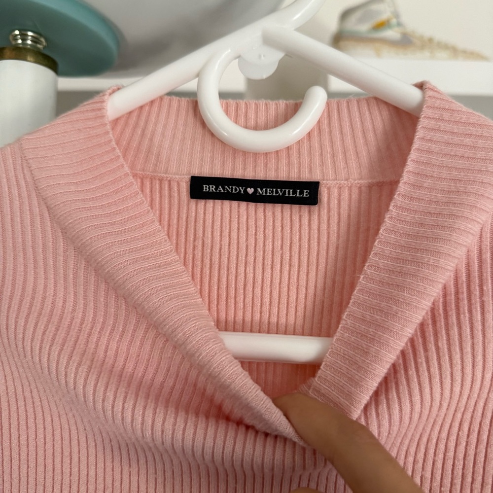 Brandy Melville Pink Ribbed Crop Blouse - Picture 2 of 2